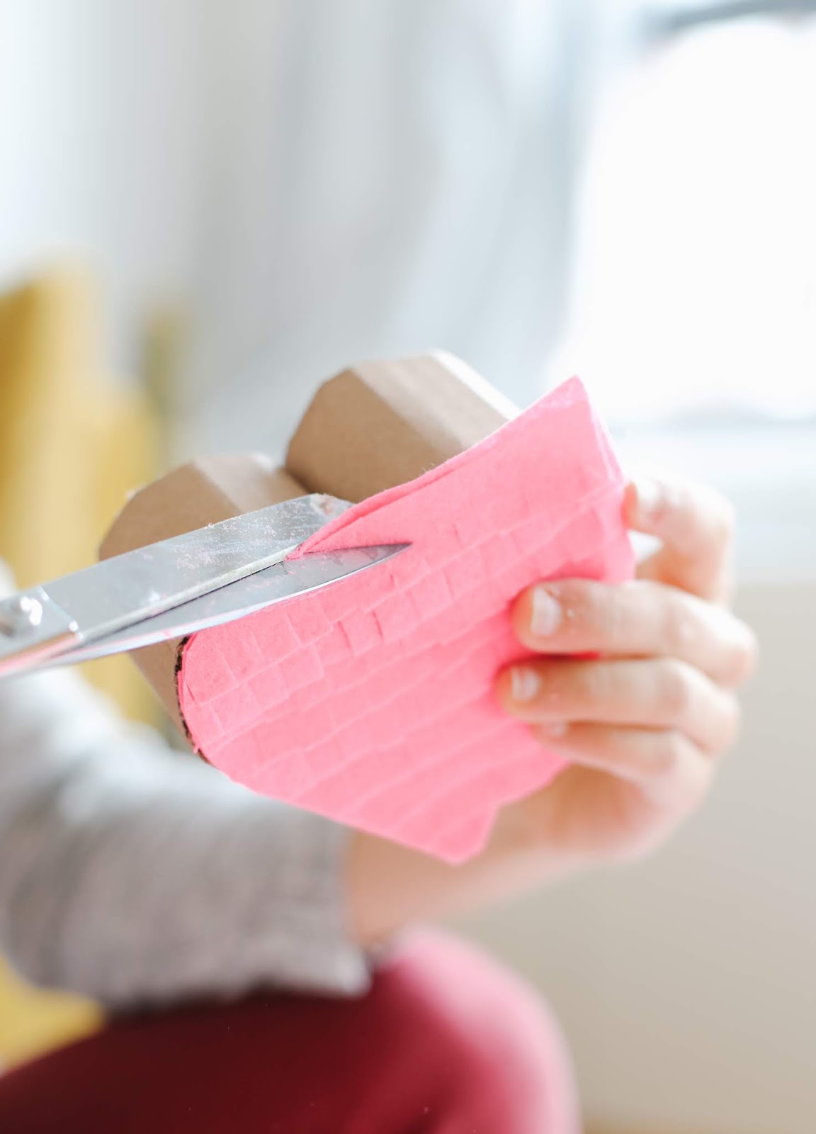 Sip & Smash: Heart Piñata Workshop 15:00 pm