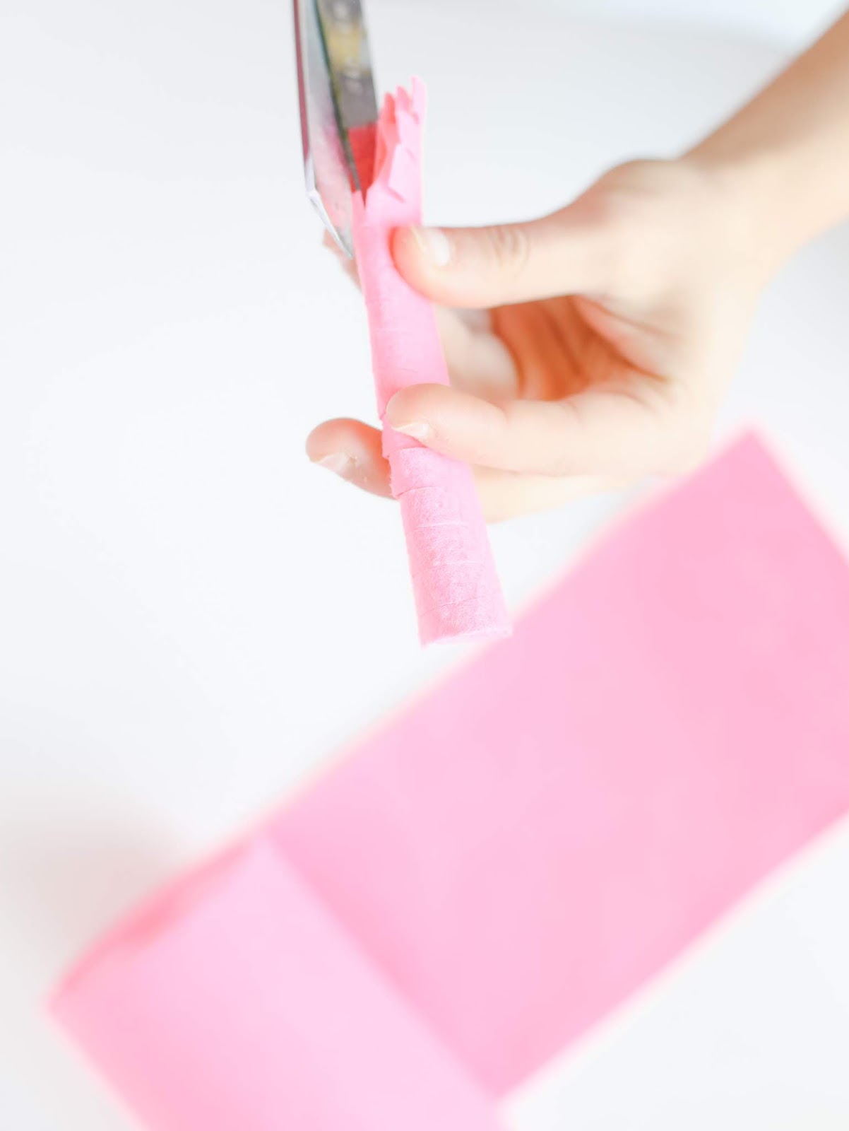 Sip & Smash: Heart Piñata Workshop 15:00 pm